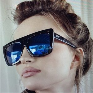 Quay Cafe Racer Oversized Sunglasses